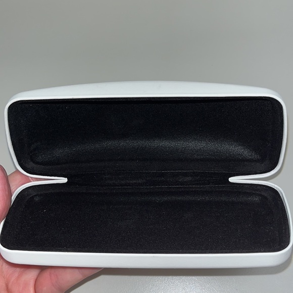 Calvin Klein Sunglass or eye glass hard case - Picture 6 of 6